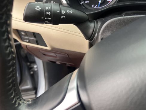 Used 2021 Toyota Highlander XLE image 31