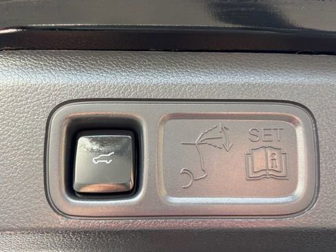 Used 2024 Ford Expedition Limited image 26