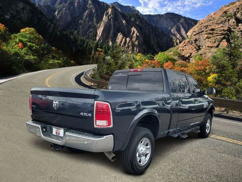 Used 2018 RAM 3500 Laramie w/ Convenience Group AWD/4WD image 3