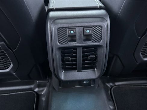 New 2025 Ford Bronco Badlands image 8