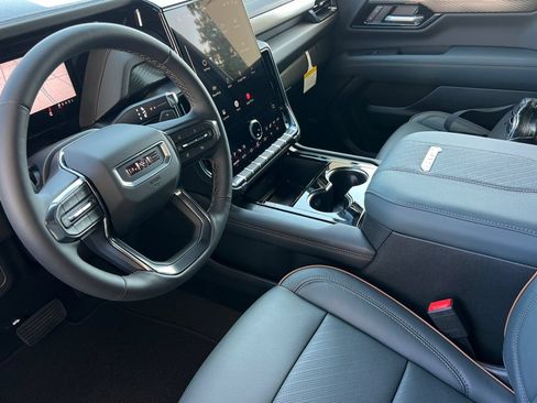 New 2026 GMC Yukon XL AT4 AWD/4WD image 8