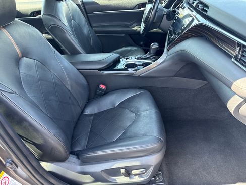 Used 2018 Toyota Camry XLE w/ Driver Assist Package image 12