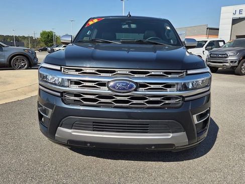 Used 2023 Ford Expedition Platinum RWD image 2