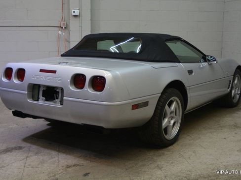 Used 1996 Chevrolet Corvette Convertible RWD image 25