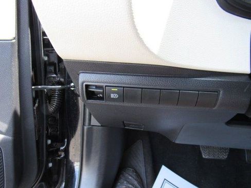 Used 2025 Toyota Corolla LE FWD image 29