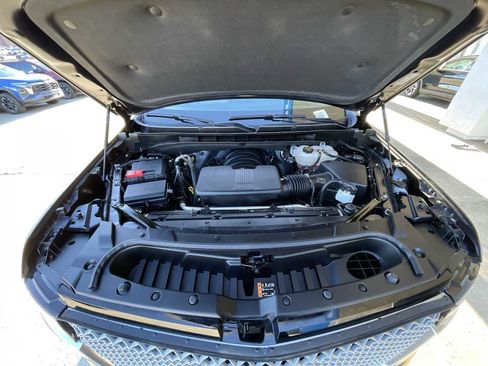 Certified 2023 Cadillac Escalade ESV Premium Luxury w/ LPO, Radiant Package image 31