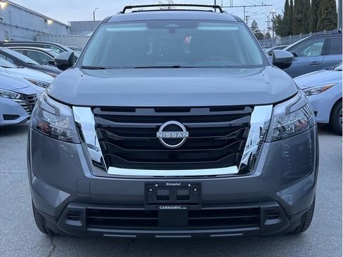 New 2025 Nissan Pathfinder SV image 2