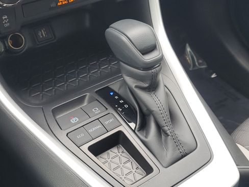Certified 2025 Toyota RAV4 XLE w/ Convenience Package FWD image 31