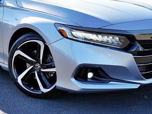 Used 2022 Honda Accord Sport image 4