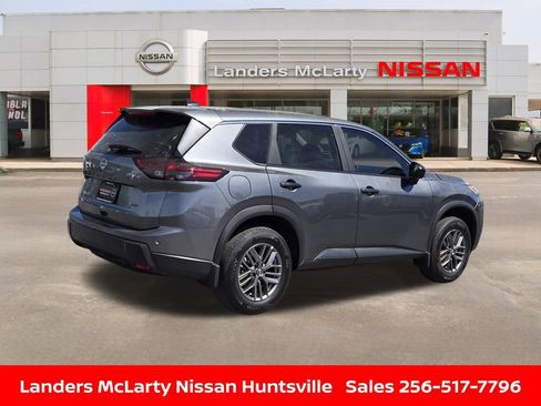 Used 2025 Nissan Rogue S image 3