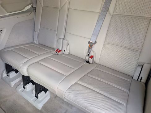 Used 2021 Cadillac Escalade Sport Platinum RWD image 10
