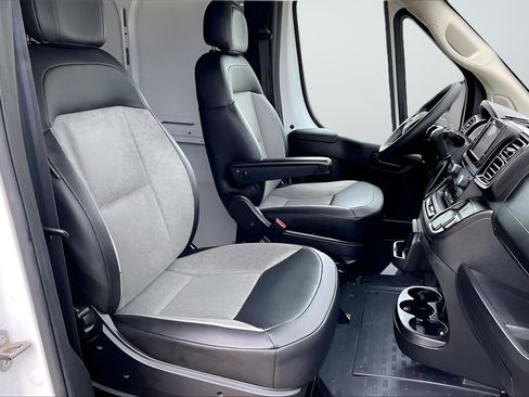 Used 2025 RAM ProMaster 2500 w/ Convenience Group FWD image 23