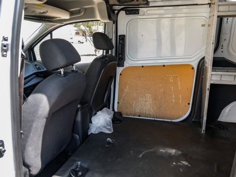 Used 2018 Ford Transit Connect XLT image 27