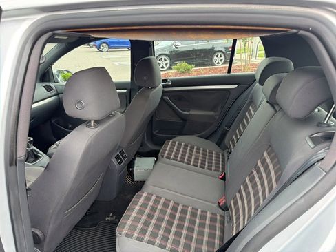 Used 2008 Volkswagen GTI 4-Door FWD image 8