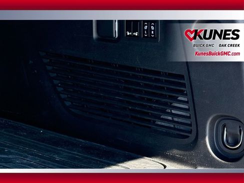 Used 2023 GMC Yukon XL AT4 image 8