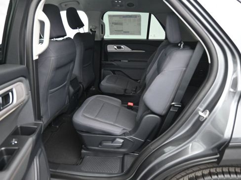 New 2026 Ford Explorer Active RWD image 18
