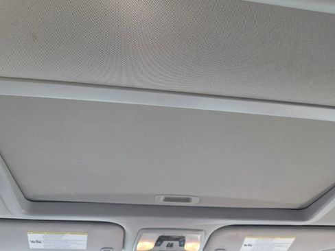 Used 2018 Toyota Sienna XLE Premium FWD image 8
