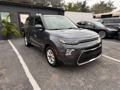 Used 2020 Kia Soul S FWD image 3