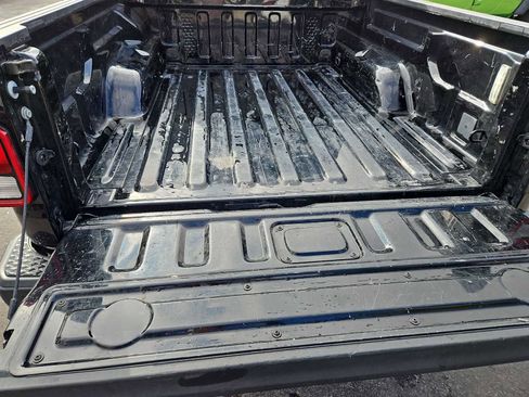 Used 2023 Jeep Gladiator Overland image 32