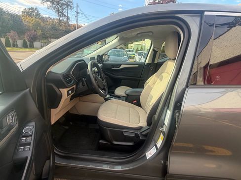 Used 2022 Ford Escape SE AWD/4WD image 10