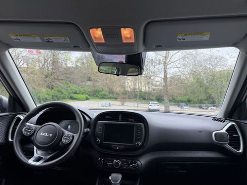 Used 2025 Kia Soul LX w/ LX Technology Package image 31