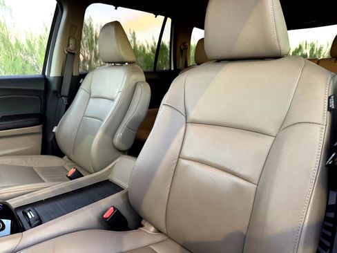 Used 2021 Honda Pilot Touring image 13