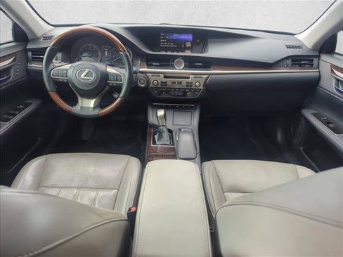 Used 2017 Lexus ES 350 w/ Luxury Package FWD image 22