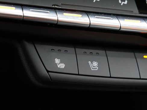 Used 2023 Cadillac XT4 Premium Luxury image 31