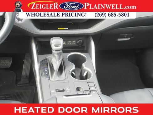Used 2023 Toyota Highlander XLE image 18