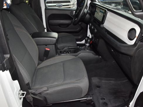 Used 2024 Jeep Wrangler Sport AWD/4WD image 18