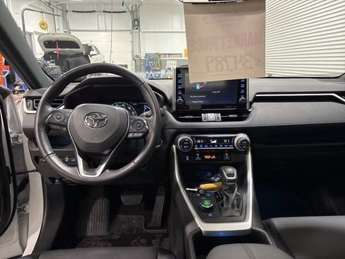 Used 2022 Toyota RAV4 XSE image 12