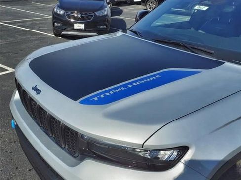 New 2023 Jeep Grand Cherokee Trailhawk image 9