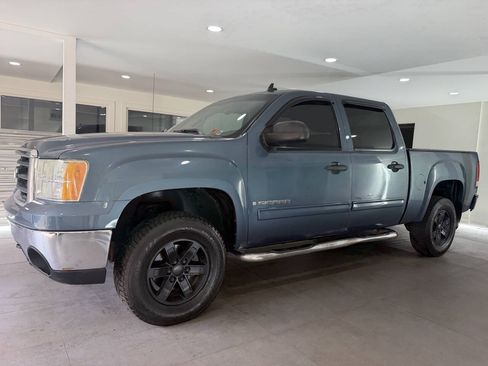 Used 2009 GMC Sierra 1500 SLE w/ Power Pack Plus AWD/4WD image 2