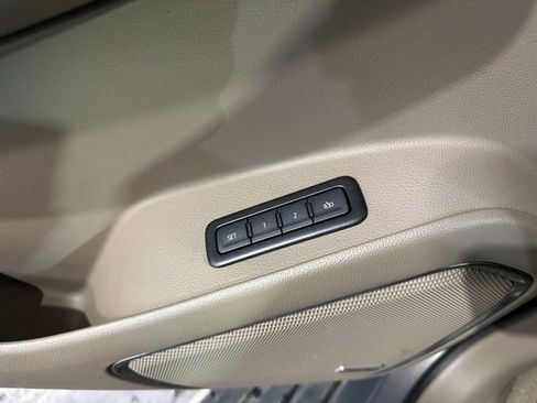 Used 2019 Chevrolet Suburban Premier image 17