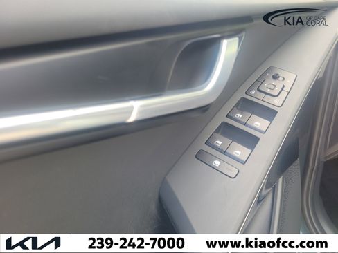 Certified 2024 Kia Niro EX FWD image 24