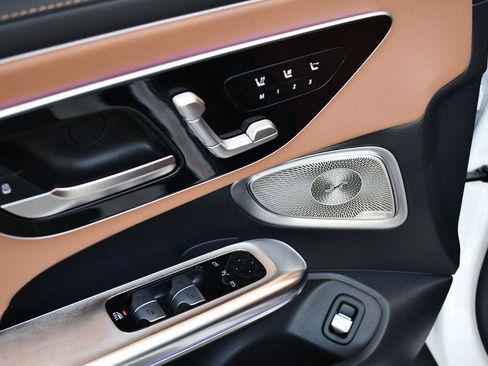 Used 2024 Mercedes-Benz CLE 300 4MATIC Cabriolet image 12