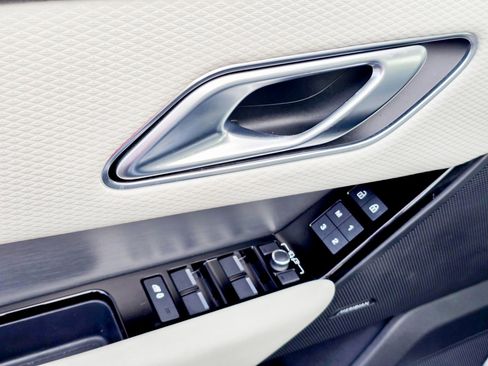 Used 2023 Land Rover Range Rover Velar R-Dynamic S image 17