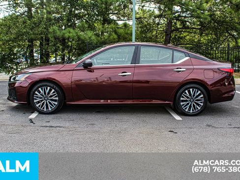 Used 2025 Nissan Altima 2.5 SV FWD image 6