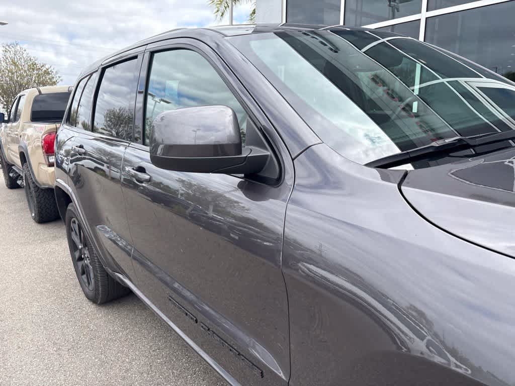 Used 2019 Jeep Grand Cherokee Altitude RWD image 5