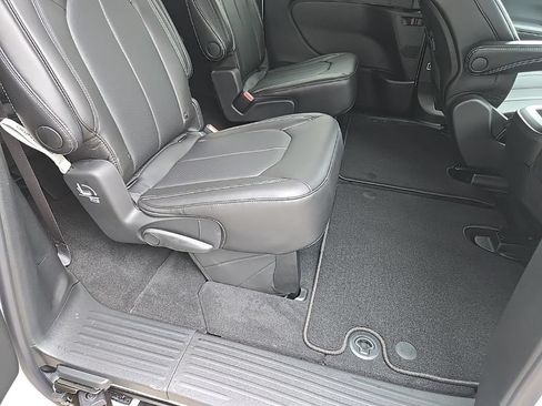 New 2026 Chrysler Pacifica Select w/ S Appearance Package FWD image 79