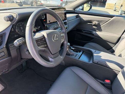 Used 2025 Lexus ES 350 w/ Premium Package image 10