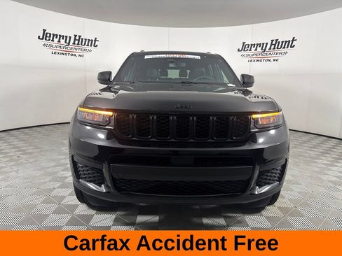 Used 2024 Jeep Grand Cherokee L Altitude AWD/4WD image 3
