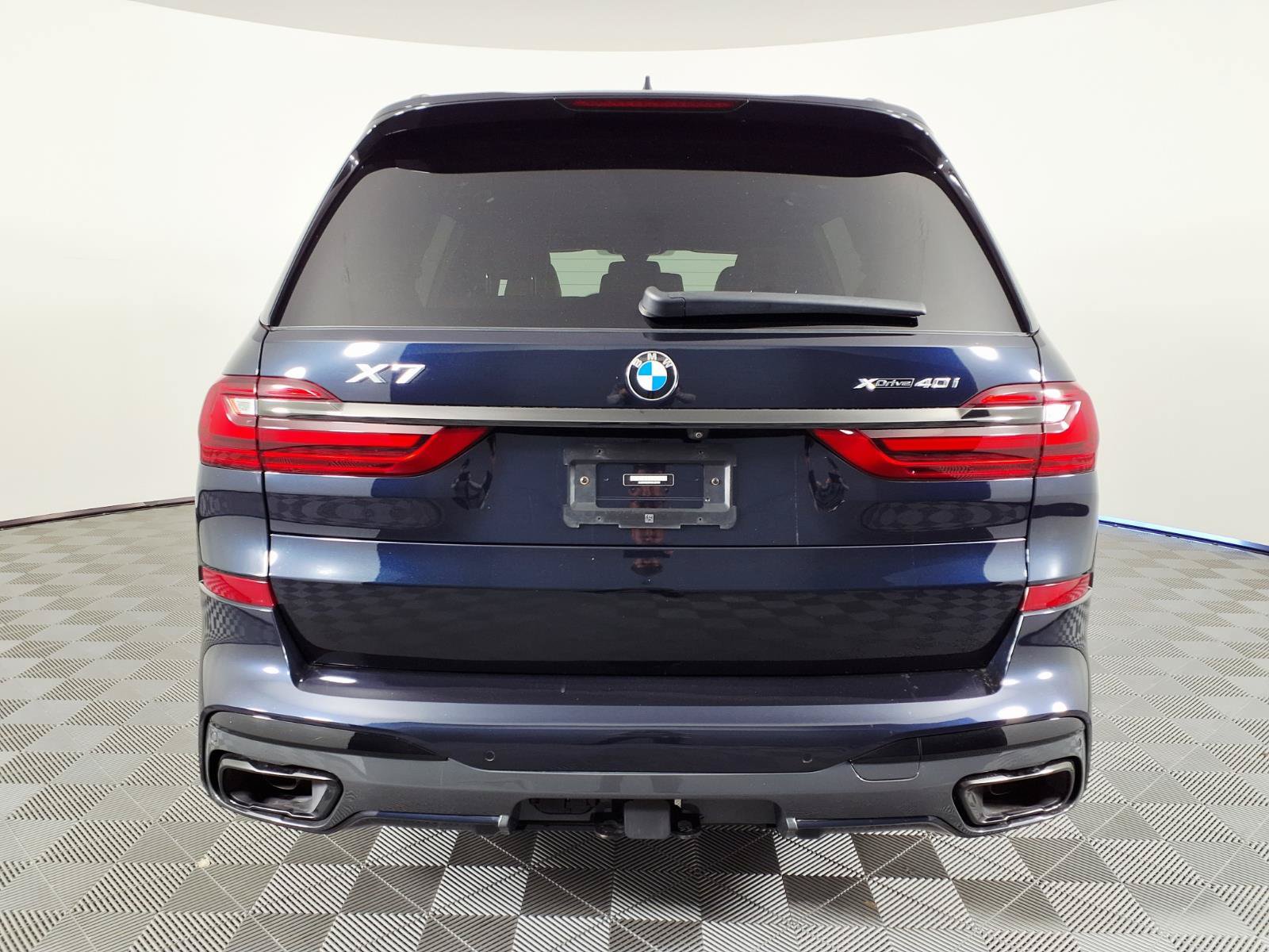 Used 2022 BMW X7 xDrive40i w/ M Sport Package AWD/4WD image 5