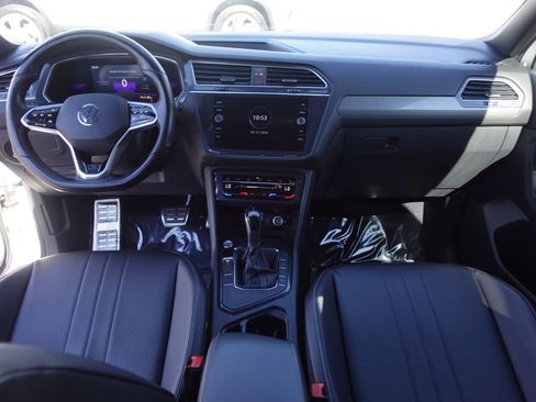 Used 2022 Volkswagen Tiguan SE R-Line image 25