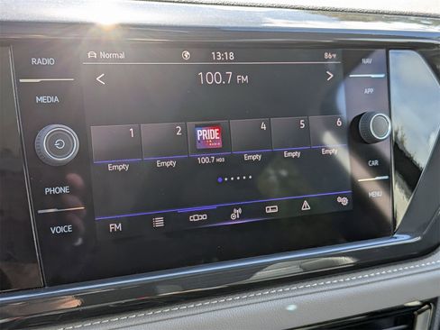 Used 2022 Volkswagen Taos SEL image 22