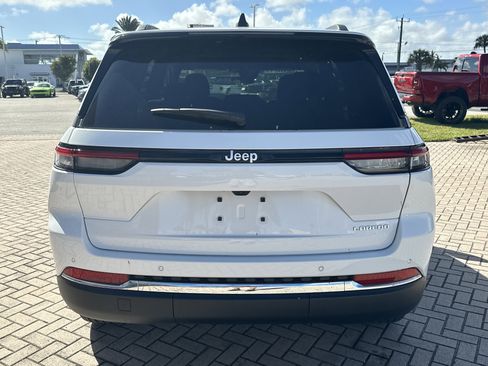 New 2026 Jeep Grand Cherokee Laredo X image 7