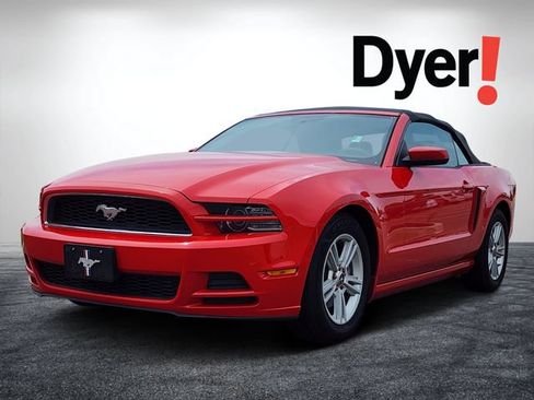 Used 2014 Ford Mustang Convertible RWD image 8