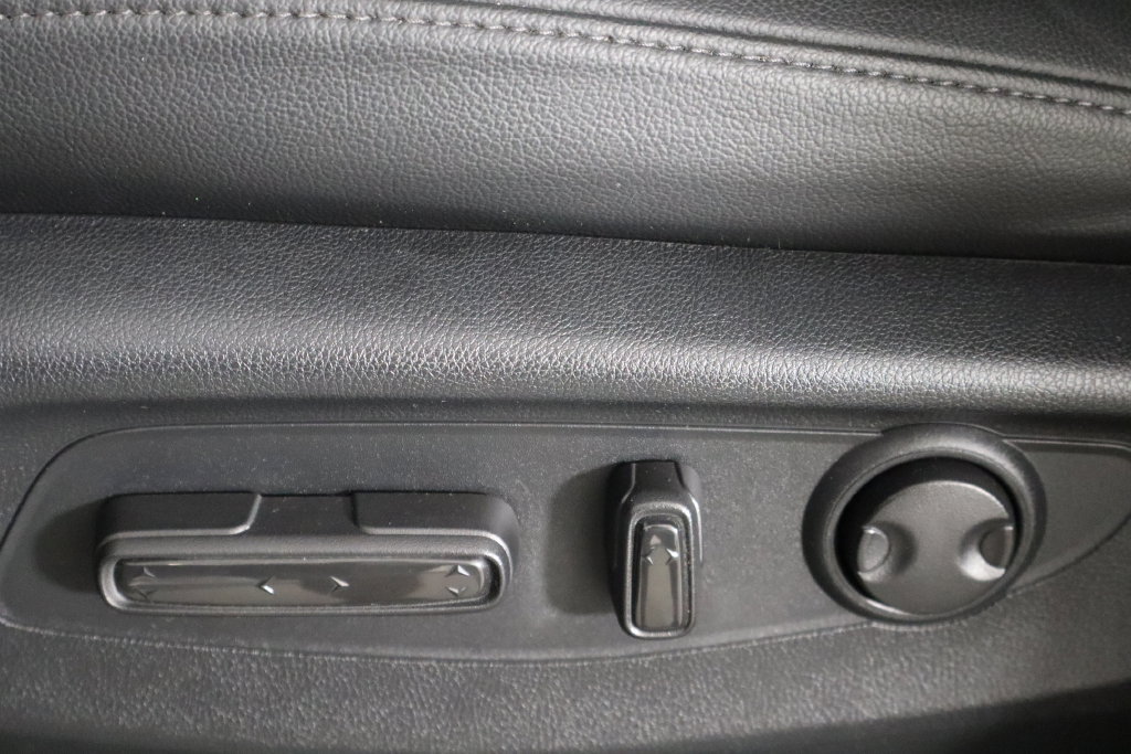 Used 2025 Honda CR-V EX-L image 23