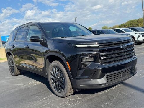 New 2026 Chevrolet Traverse LT w/ Midnight/Sport Edition image 2