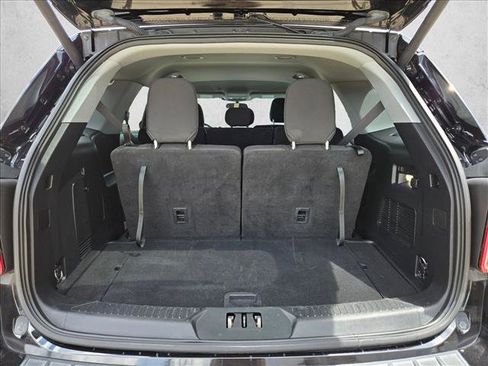 Certified 2022 Ford Explorer XLT RWD image 6